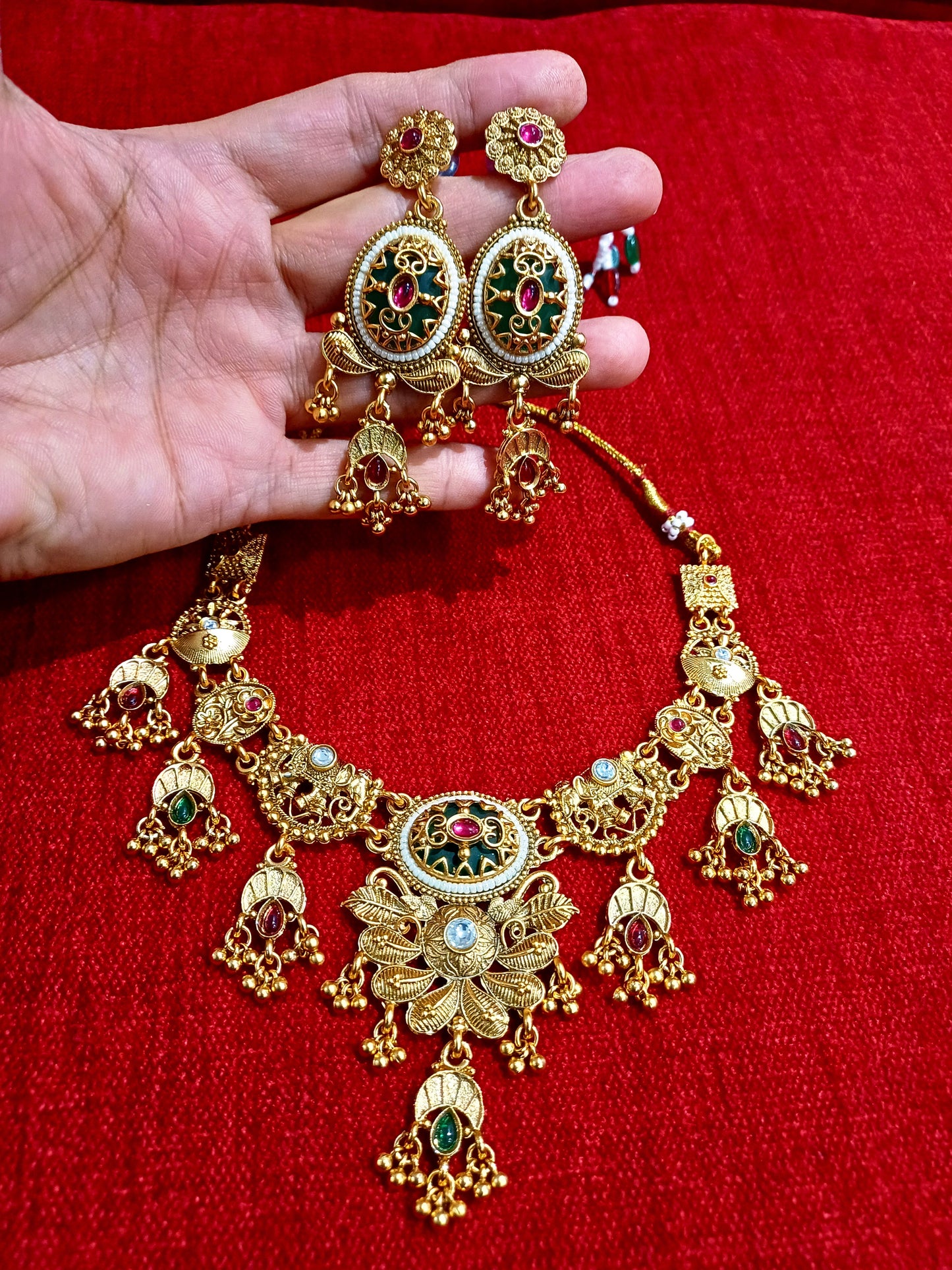 Heritage Necklace set